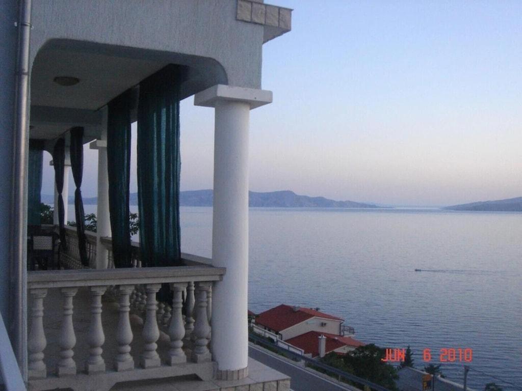 Apartment Ana Senj  Extérieur photo